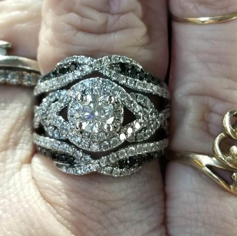 Wedding ring - Picture 3 of 4